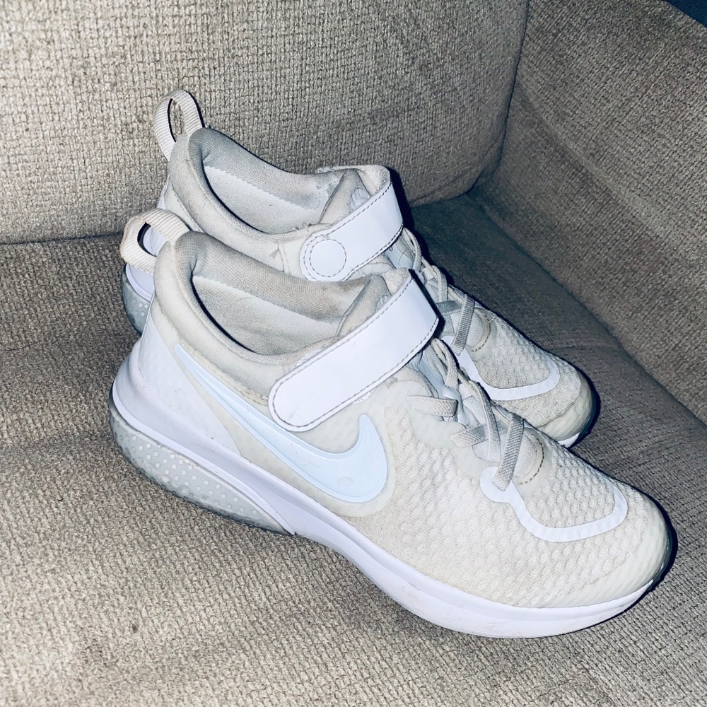 Girls White Nike Shoes